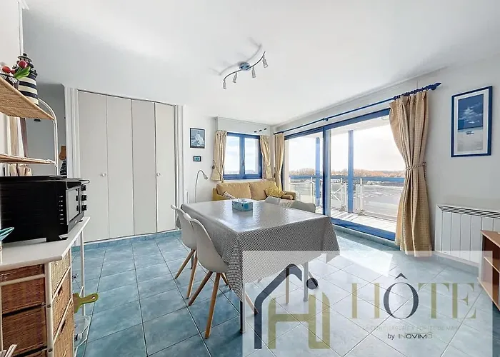 Vue Capitainerie , Charme & Confort En Bord De